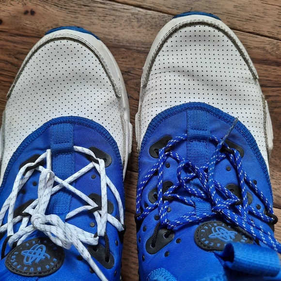 Nike Air Huarache Running Shoes - Picture 7 of 15